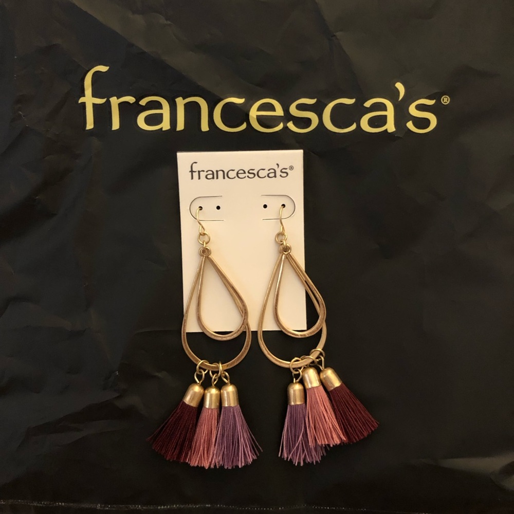 NEW FRANCESCA’s dangling tassel earrings 💓
